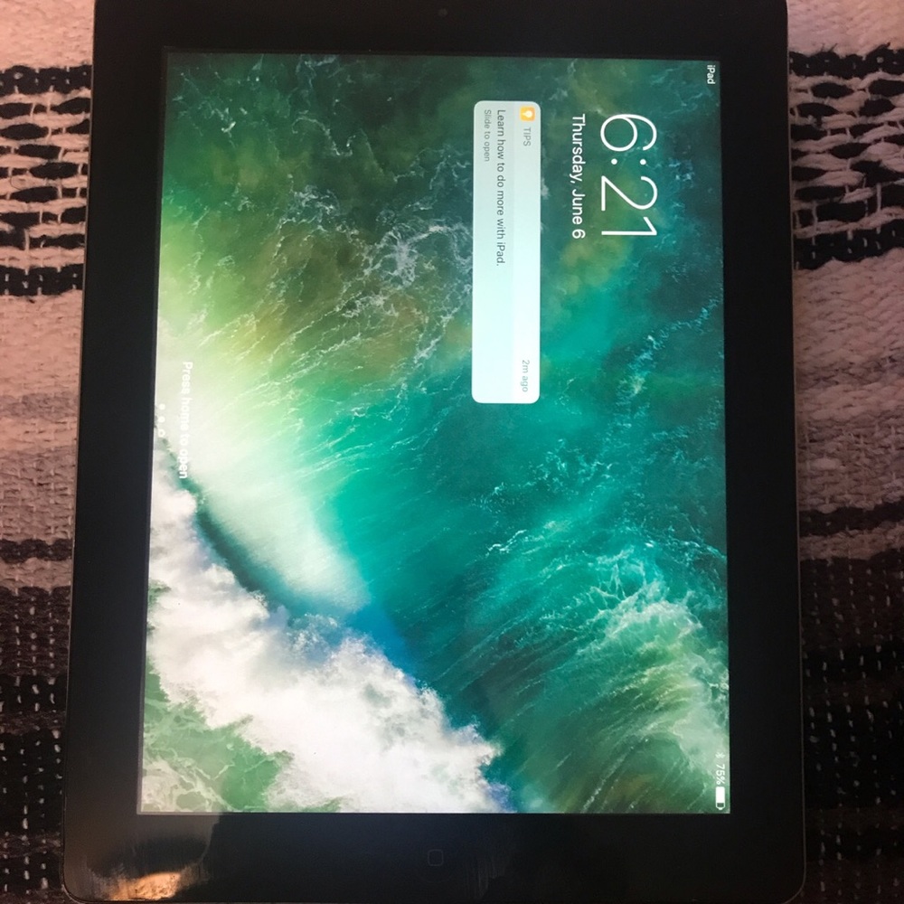 IPAD GEN 4 FULLY FUNCTIONAL